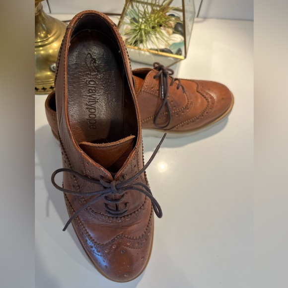 Size 39 Gravity Pope women’s oxfords - Picture 3 of 6